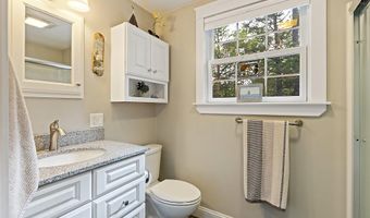 1 Castle View Ln, Belgrade, ME 04917