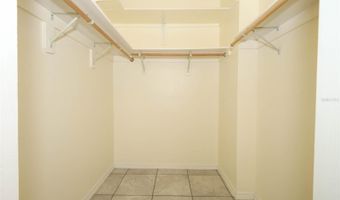 1052 ROYAL OAKS Dr, Apopka, FL 32703