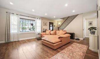 47 Overlea Ln, Aberdeen, NJ 07747