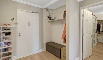 205 YOAKUM Pkwy 314, Alexandria, VA 22304