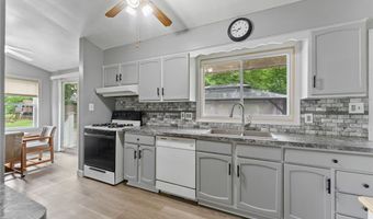 3350 Black Oak Ln, Austintown, OH 44511