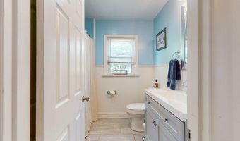 5 Crawford Dr, Bath, ME 04530