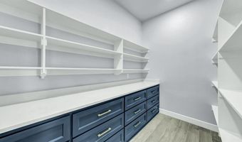 140 Rolling Hills Blvd, Alvord, TX 76225