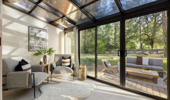 1050 White Cottage Rd N, Angwin, CA 94508