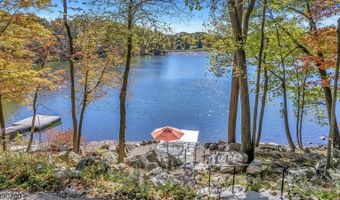 51 Lakeside Dr, Alloway, NJ 07422