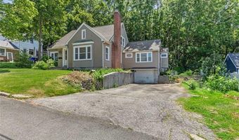 9 Country Pkwy, North Providence, RI 02911