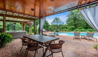 6 Trimbleford Ln, Middletown, NJ 07748