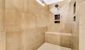 302 Castaway Dr, Bluffton, SC 29910
