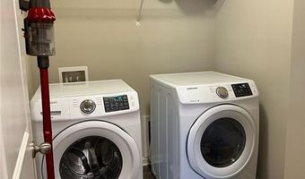 126 Auburn Crossing Dr, Auburn, GA 30011