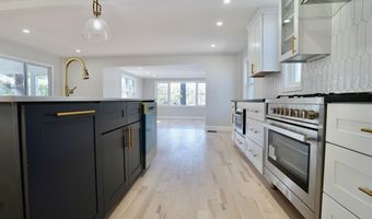 65 Sebbins Pond Dr, Bedford, NH 03110