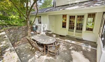 5973 SEARL Ter, Bethesda, MD 20816