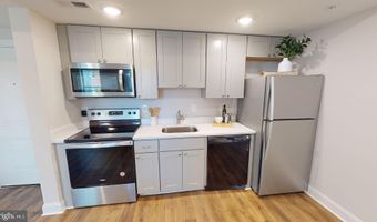 220 HAMILTON St NW 218, Washington, DC 20011
