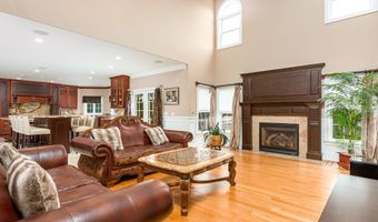 6 Congress Dr, Cromwell, CT 06416