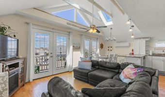 45 Crescent Rd, Middletown, RI 02842