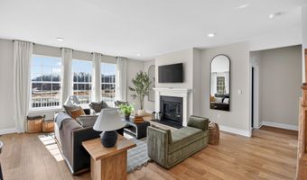 8 E Garfield Ave, Atlantic Highlands, NJ 07716