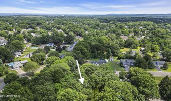 11 Phillips Mills Dr, Middletown, NJ 07748