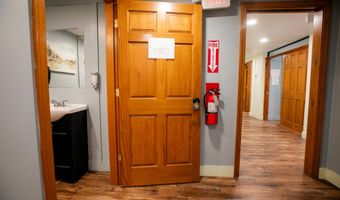 875 Hammond St, Bangor, ME 04401