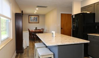 18 Circle Ln, Batesville, IN 47006