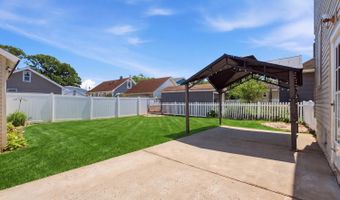 30 W Park Ave, Avenel, NJ 07001