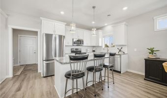 660 Voyager Dr, Alexandria, MN 56308