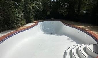 8502 WOODBINE Ln, Annandale, VA 22003