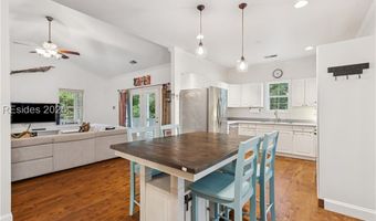 15 Palmetto Beach Dr, Bluffton, SC 29910