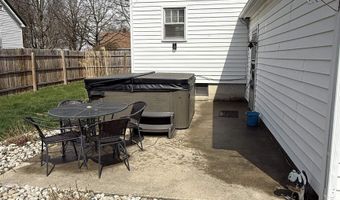 256 W Hoosier St, Berne, IN 46711