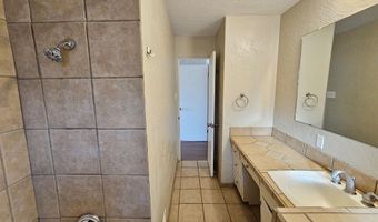 1604 LOS ARBOLES Ave NW, Albuquerque, NM 87107