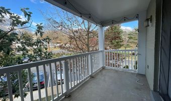 4061 S FOUR MILE RUN Dr 301, Arlington, VA 22204