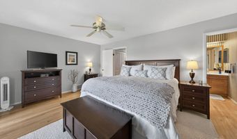 42 Turtle Bay Dr 42, Branford, CT 06405