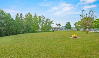 405 W GREENFIELD Ave, Algoma, WI 54201
