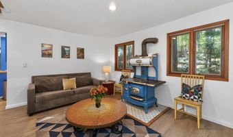 55 Lakeview Dr, Adirondack, NY 12808
