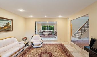 29 Sunset Rd S, Albertson, NY 11507