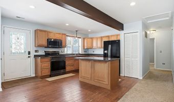 39450 N Circle Ave, Antioch, IL 60002