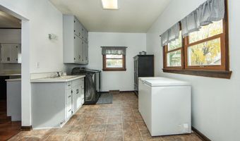 918 1st Ave, Ackley, IA 50601