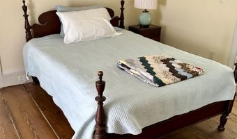 53 Congress St, Belfast, ME 04915