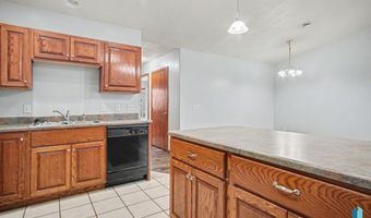 412 N 9th Ave, Brandon, SD 57005