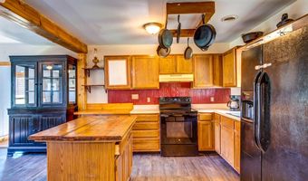 121 White Pine Rd, Beattyville, KY 41311