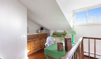 12 Mt. Vernon St 5, Newport, RI 02840