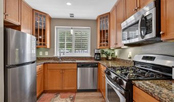 4113 S FOUR MILE RUN Dr 102, Arlington, VA 22204