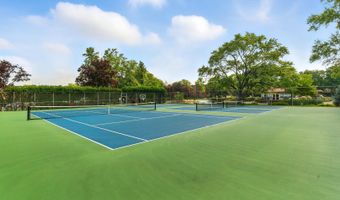 1207 S Old Wilke Rd 303, Arlington Heights, IL 60005