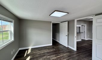 4 Green St, Athens, TN 37303