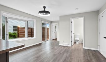 1023 W RIDGEVIEW Dr, Appleton, WI 54914