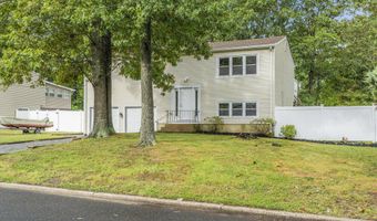 32 Pine Tree Dr, Bayville, NJ 08721
