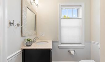23 South St, Barrington, RI 02806