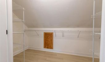 122 Sylvan Dr, East Greenwich, RI 02818