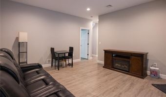 295 Hopkins Hollow Rd, Coventry, RI 02827
