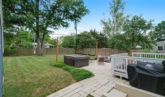 6626 CAVALIER Dr, Alexandria, VA 22307