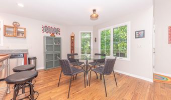 609 Ridgewood Ct, Ann Arbor, MI 48103