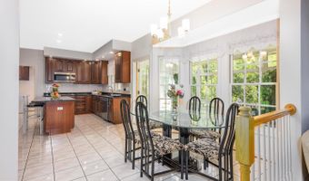 10834 HILLBROOKE Ln, Potomac, MD 20854